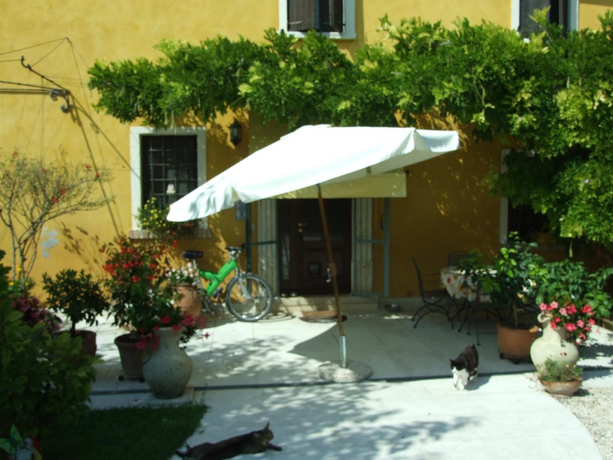 B&B Casacasina Monzambano Ngoại thất bức ảnh