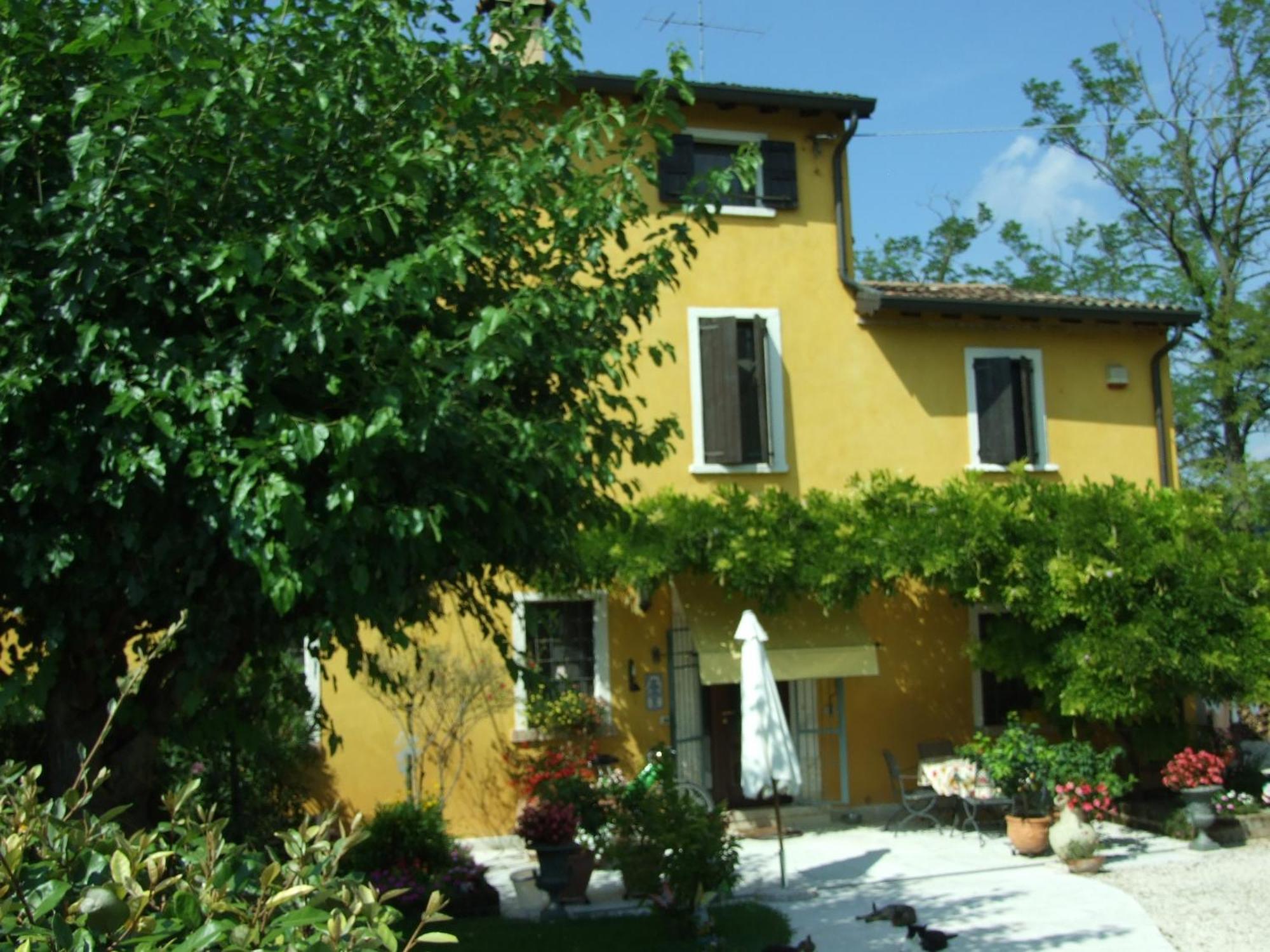 B&B Casacasina Monzambano Ngoại thất bức ảnh